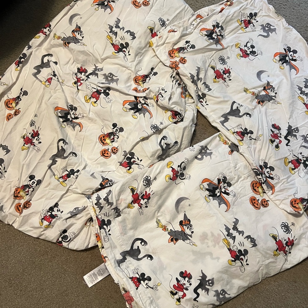 Discontinued Full size Mickey Halloween sheets